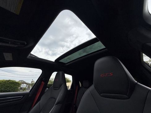 Used 2021 Porsche Cayenne GTS AWD/4WD image 32