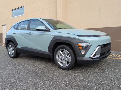 New 2026 Hyundai Kona SE image 1