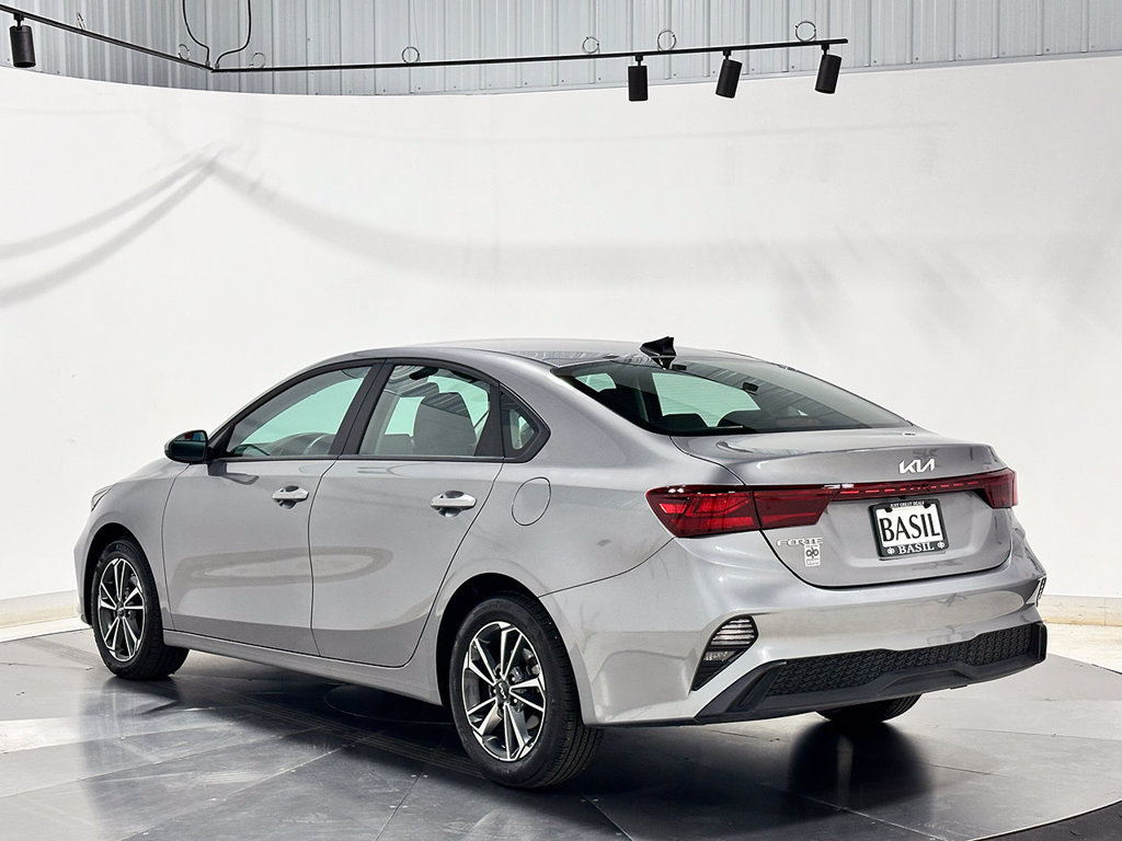 Used 2023 Kia Forte LXS FWD image 13