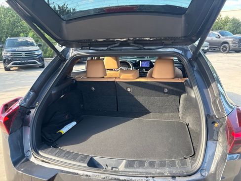 Used 2024 Lexus UX 250h FWD w/ Premium Package image 8