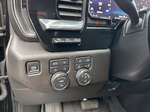 Used 2025 Chevrolet Silverado 3500 High Country w/ Technology Package image 31