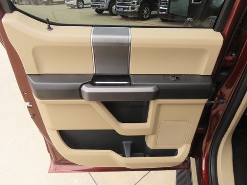 Used 2015 Ford F150 XLT w/ Equipment Group 302A Luxury RWD image 20