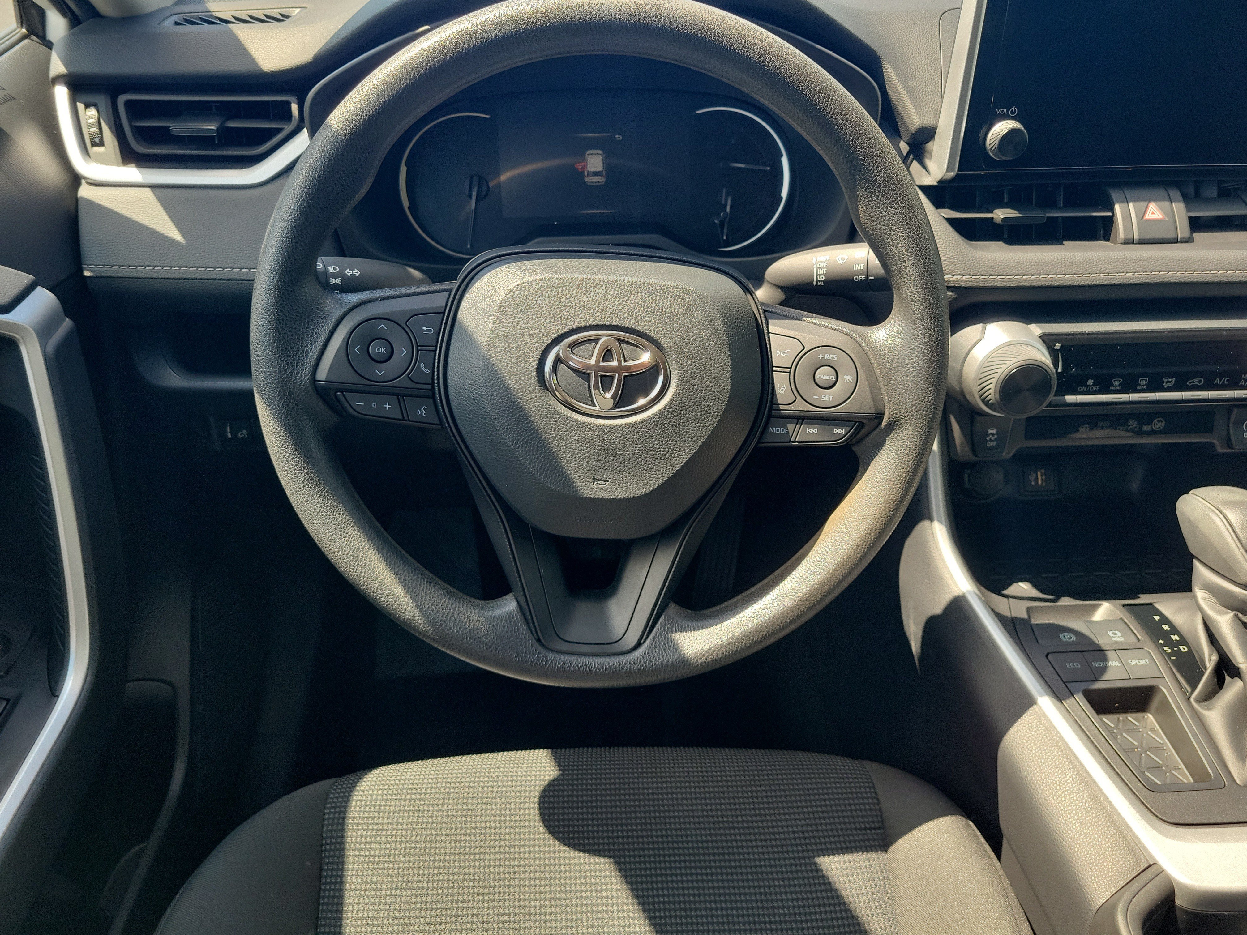 Used 2024 Toyota RAV4 LE FWD image 18