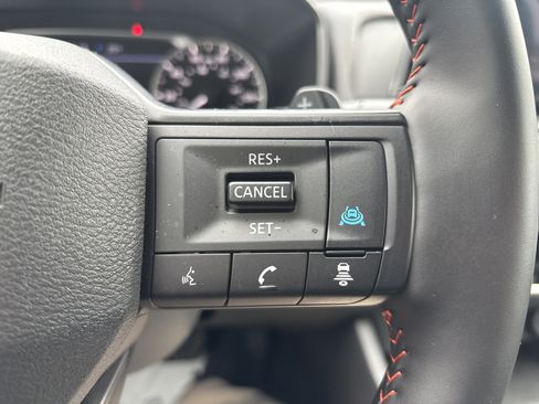 Used 2025 Nissan Rogue SV image 20