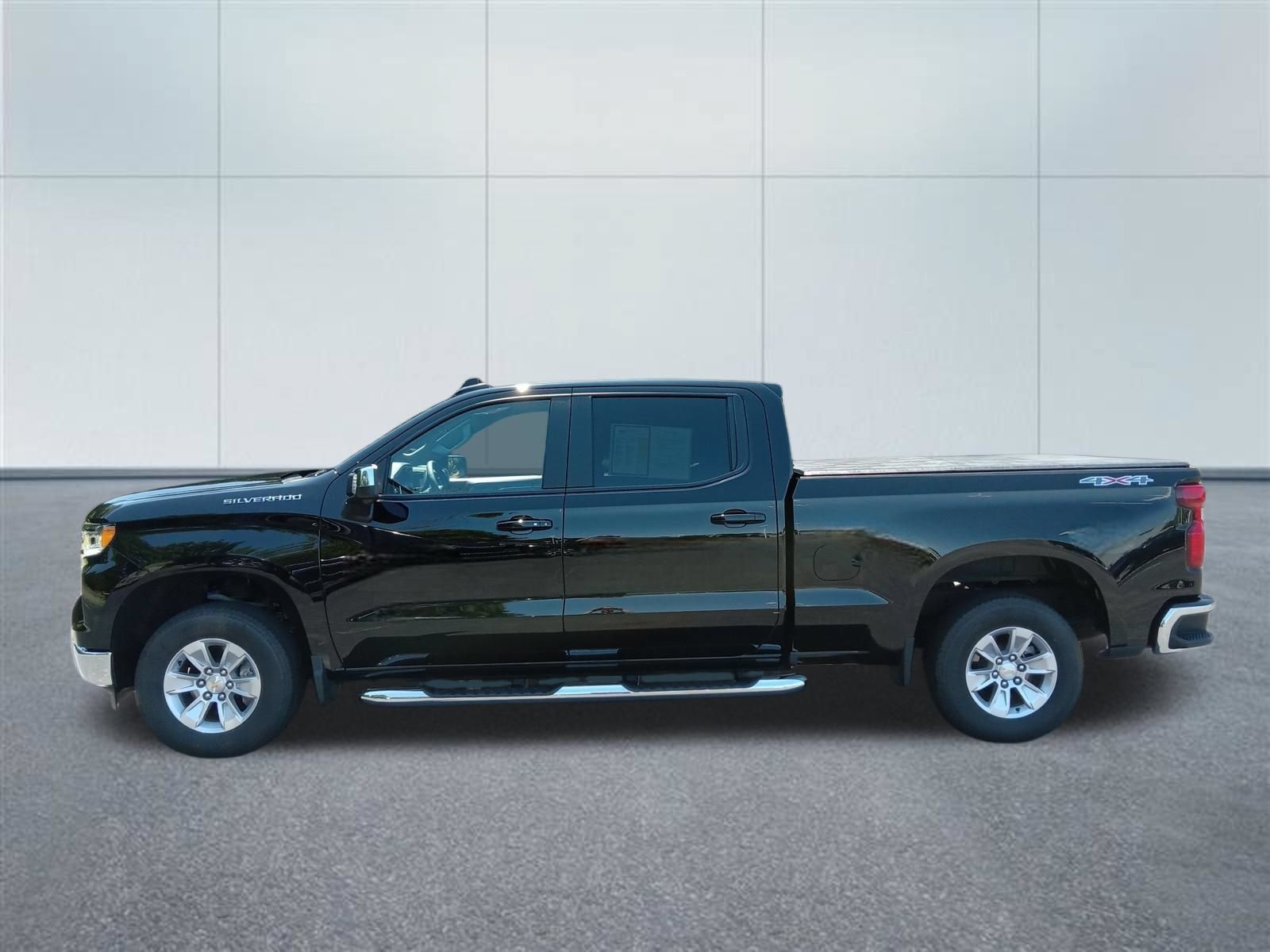 Used 2026 Chevrolet Silverado 1500 LT AWD/4WD image 2