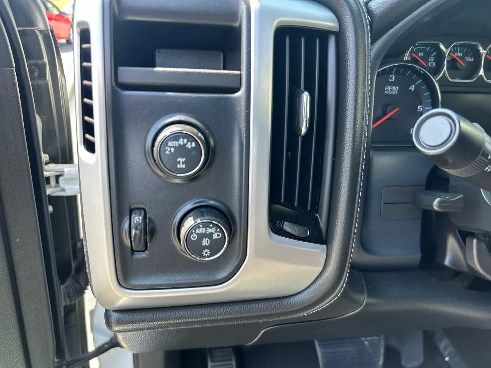 Used 2018 GMC Sierra 1500 SLT w/ SLT Premium Package AWD/4WD image 12