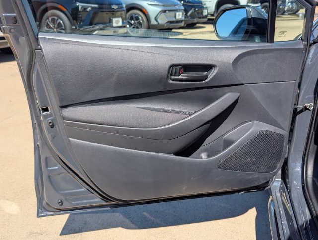 Used 2025 Toyota Corolla LE FWD image 22