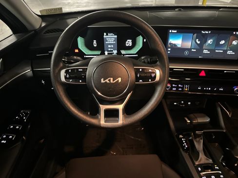 Certified 2025 Kia K5 LXS image 17