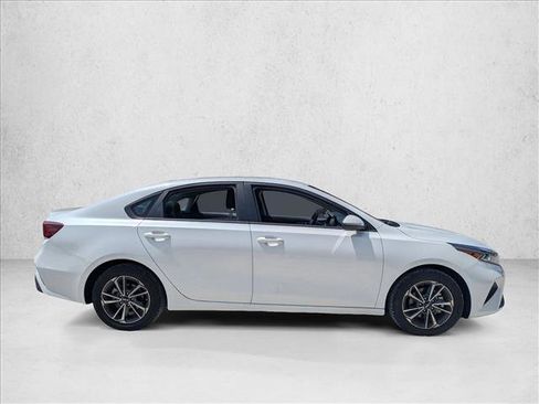Used 2024 Kia Forte LXS w/ LXS Technology Package FWD image 2