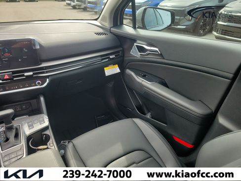 New 2026 Kia Sportage SX FWD image 17