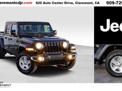 Used 2023 Jeep Gladiator Sport