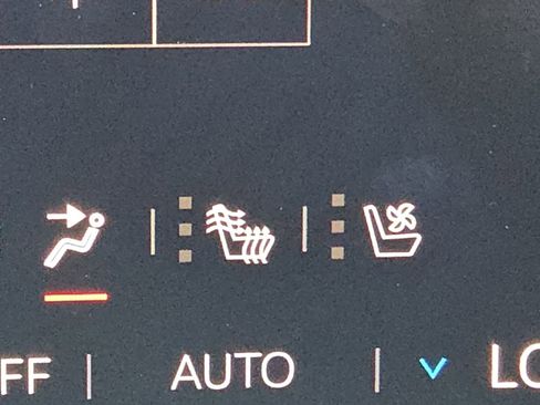 New 2026 GMC Acadia Denali Ultimate w/ LPO, Floor Liner Package image 9