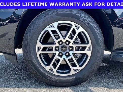 Used 2025 Ford Expedition Max Active AWD/4WD image 8