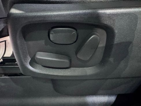 Used 2016 Land Rover LR4 HSE Silver Edition image 11