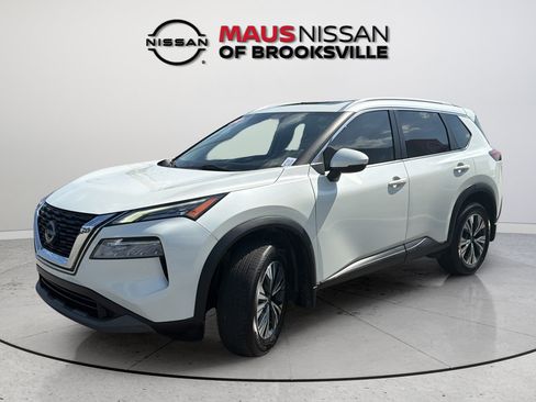 Certified 2022 Nissan Rogue SV w/ SV Premium Package AWD/4WD image 5