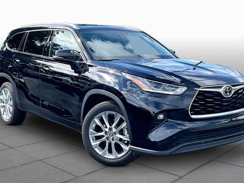 Used 2020 Toyota Highlander Limited FWD image 3