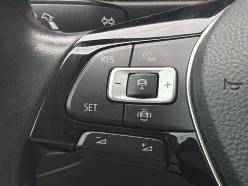 Used 2019 Volkswagen Tiguan SEL AWD/4WD image 12