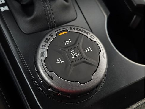 Used 2025 Ford Bronco Outer Banks image 14