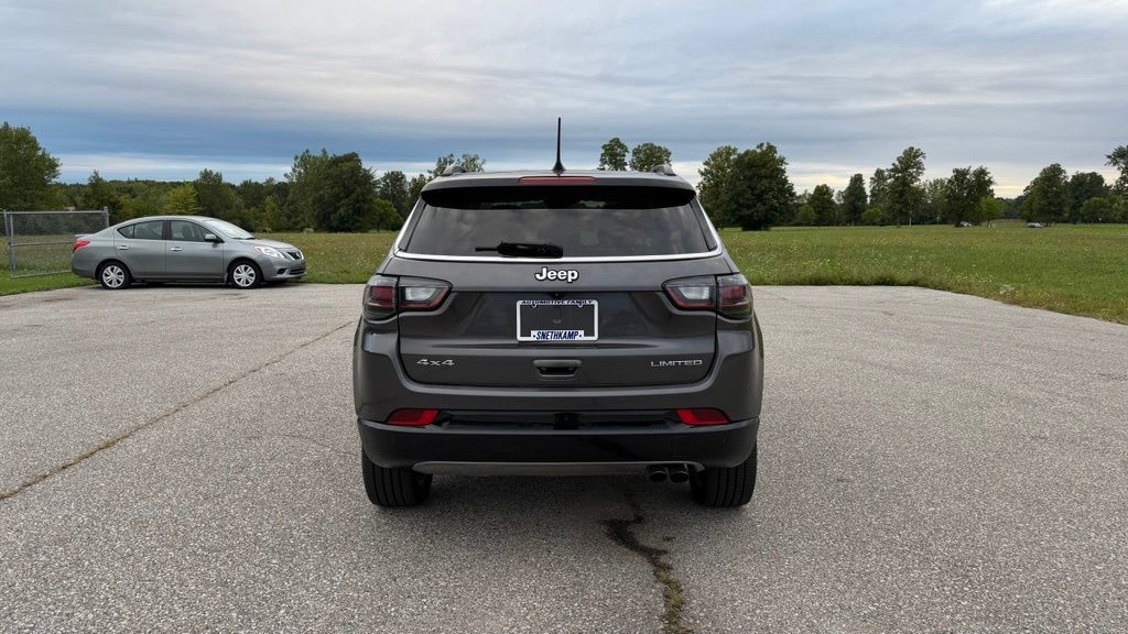 Used 2022 Jeep Compass Limited w/ Elite Group AWD/4WD image 7