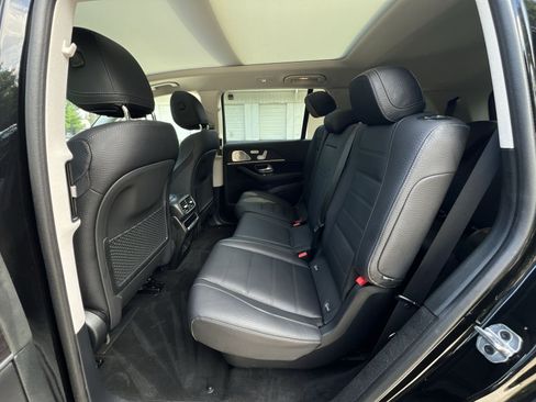 Used 2025 Mercedes-Benz GLS 450 4MATIC image 23
