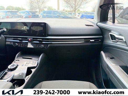 New 2026 Kia Sportage LX FWD image 16