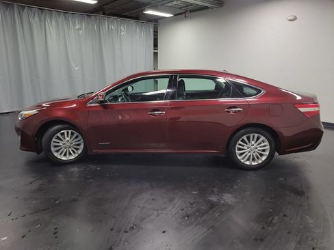 Used 2013 Toyota Avalon XLE Touring FWD image 5