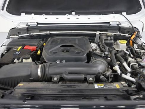 Used 2024 Jeep Wrangler Unlimited AWD/4WD image 4