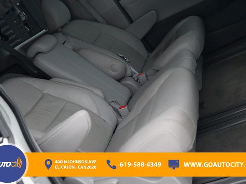 Used 2018 Toyota Sienna XLE w/ XLE Navigation Package FWD image 13
