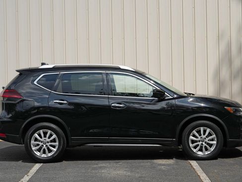 Used 2020 Nissan Rogue SV FWD image 46