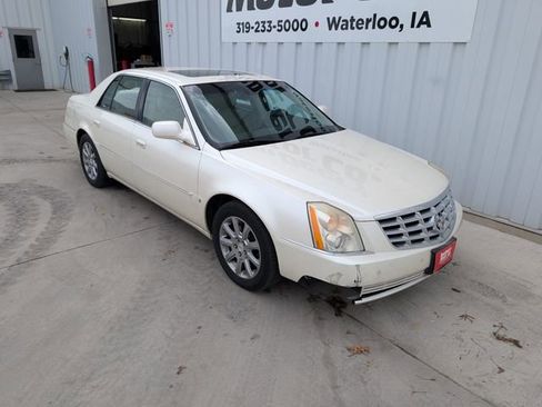 Used 2008 Cadillac DTS w/ Sun And Sound Package image 7