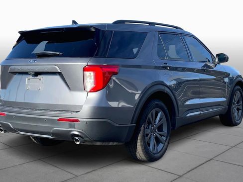 Used 2021 Ford Explorer XLT w/ Equipment Group 202A image 12