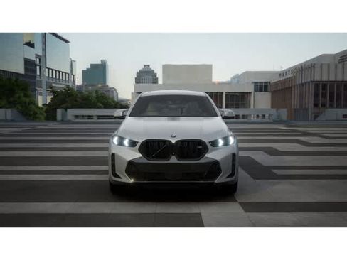 New 2026 BMW X6 M60i image 3
