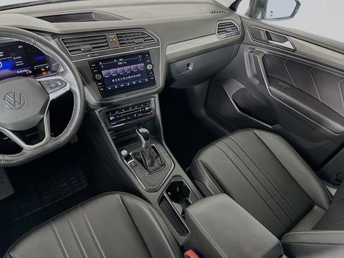 Used 2024 Volkswagen Tiguan SE image 24