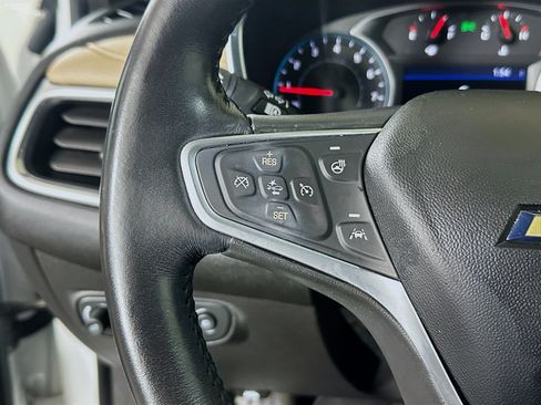 Used 2022 Chevrolet Equinox Premier AWD/4WD image 16