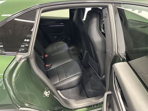 Certified 2025 Porsche Macan 4S Electric AWD/4WD image 40