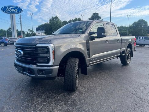 Used 2025 Ford F250 Platinum AWD/4WD image 6