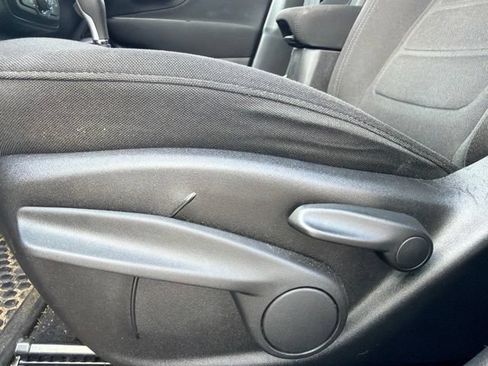 Used 2020 Jeep Renegade Latitude w/ Cold Weather Group AWD/4WD image 22