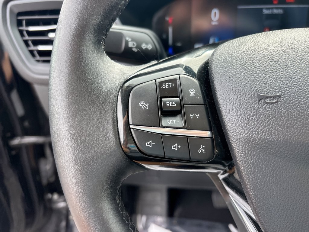 Used 2025 Ford Escape SE FWD image 30