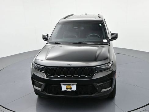 Used 2023 Jeep Grand Cherokee Altitude image 18