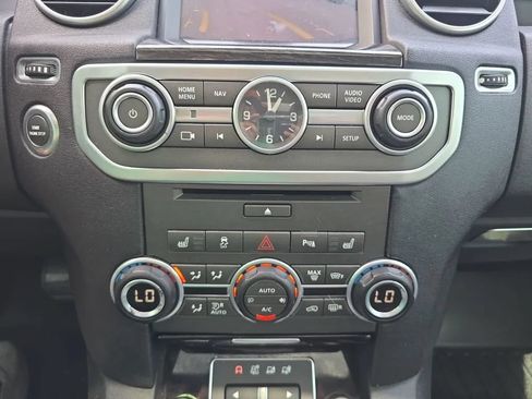 Used 2016 Land Rover LR4 HSE Silver Edition AWD/4WD image 31
