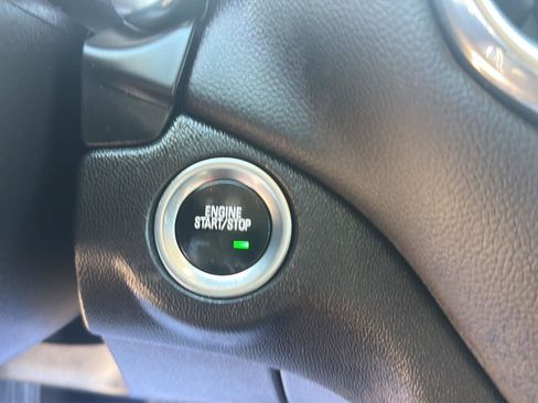 Used 2022 Chevrolet Equinox LT FWD image 24