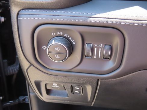 Used 2023 RAM 1500 Limited w/ Night Edition AWD/4WD image 26