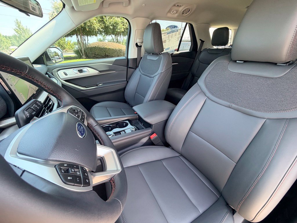New 2026 Ford Explorer Active w/ Active Comfort Package RWD image 18