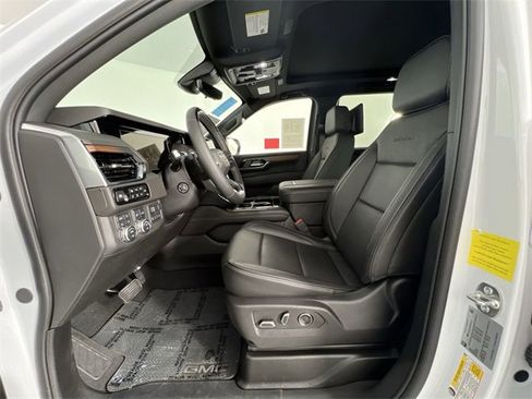 Used 2025 GMC Yukon Denali w/ Denali Reserve Package image 20