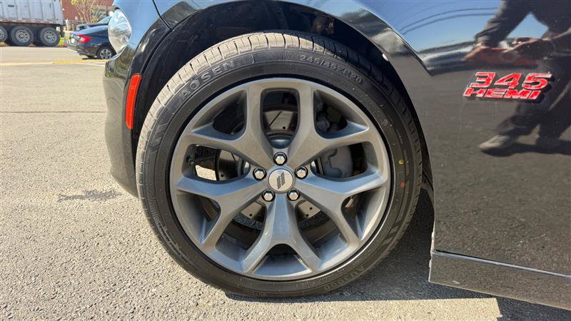Used 2018 Dodge Charger R/T w/ Navigation & Travel Group RWD image 16
