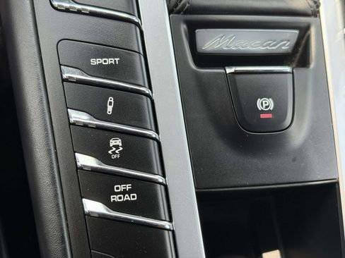 Used 2019 Porsche Macan S AWD/4WD image 23