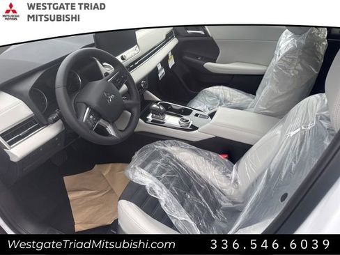 New 2026 Mitsubishi Outlander SE image 5