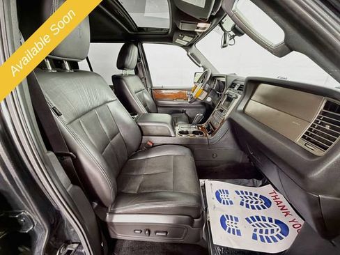 Used 2014 Lincoln Navigator 4WD image 28
