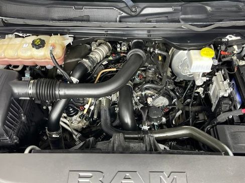 Used 2022 RAM 1500 Laramie AWD/4WD image 9
