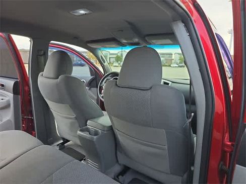 Used 2010 Toyota Tacoma 4WD Double V6 AT image 19